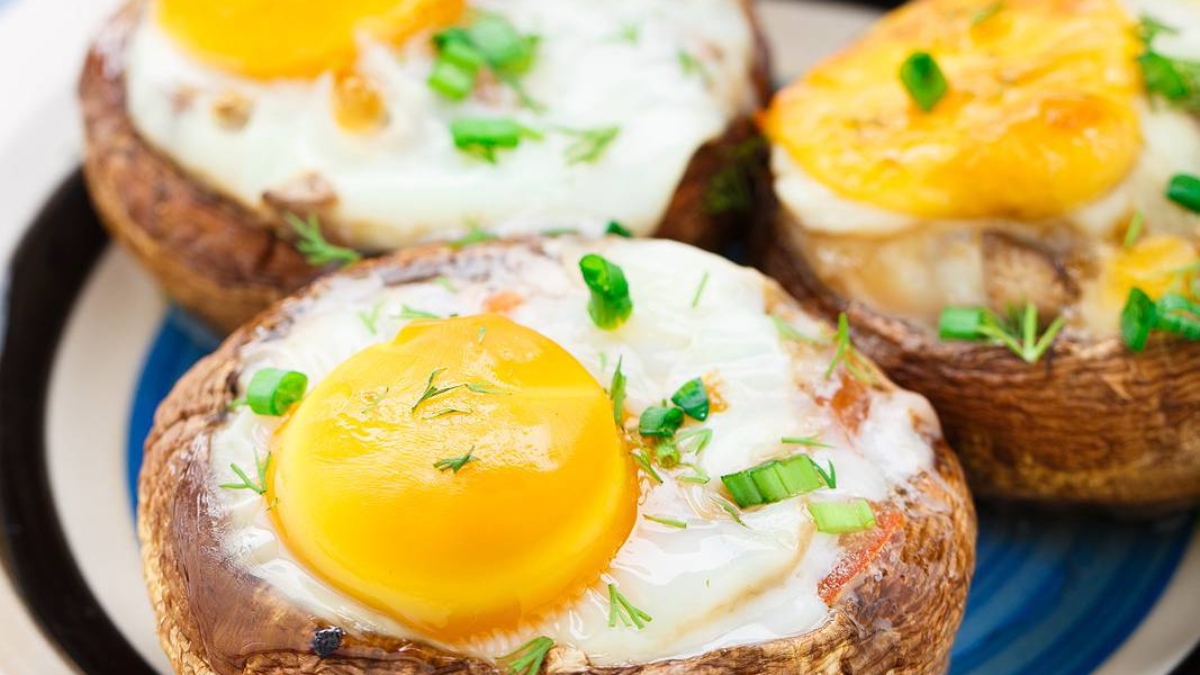 Baked Eggs in a Portabella Cap